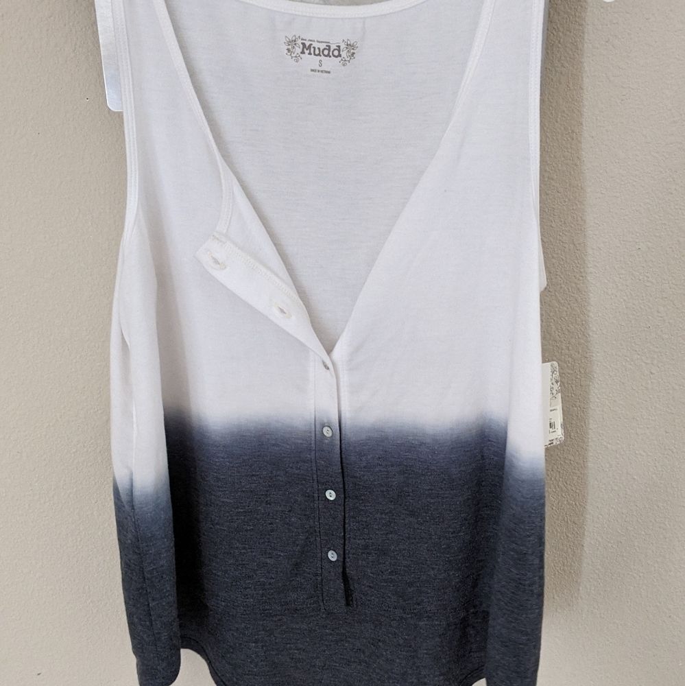 (BRAND NEW) Women's ombre button up tank top